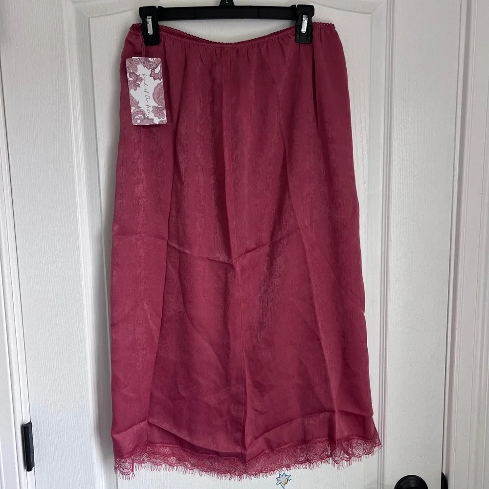 Band of the‎ Free Dusty Rose Satin Lace Trim Midi Skirt Size Large W3S60805 NEW